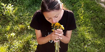 I Gave My Neighbor Flowers And She Thanked Me With Cunnilingus - Lesbian - Candy S