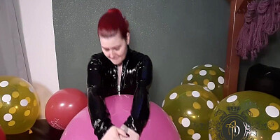 Looner Balloon Girl Amy Plays With Balloons - Non-pop - Giantballoons