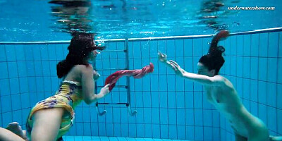 Underwater Show featuring side piece's naked trailer