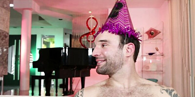 Watch romantic Ashlee Graham's action