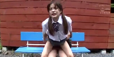 05753,A beautiful woman who feels