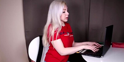 College Girls Pee Accident - Bella Bates