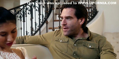 Delivery Guy Banged Lonely Big Ass Latina Teen 18+ - Ken Feels And Penelope Woods