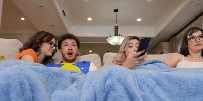 Lexi Luna and Chloe Surreal Bsharing a dick in a foursome