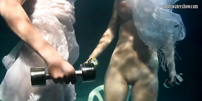 Junoesque wench's flexible action