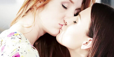 Viv Thomas featuring Red Fox and Kira Zen's teenager (18+) clip