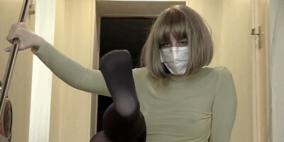 Slender Milf In Nylon Pantyhose