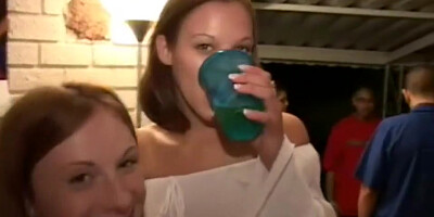 Coed Lesbo Teens 18+ Licking Pussy