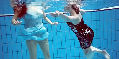 Alluring treasure - pool tits movie - Underwater Show