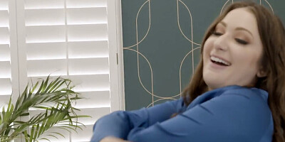 Isiah Maxwell banging the brunette tutor Bella Blu