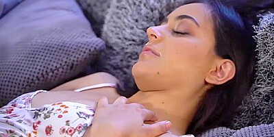 Czech Blond Hair Dyke Makes Afghan Babe Yasmeena Cum