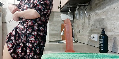 Young and horny. Very hot mommy is bored alone at home