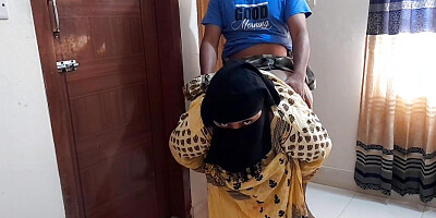 Moti Gand Fad dea Indian Desi Maid ko Thapa Tap Choda House Owner!