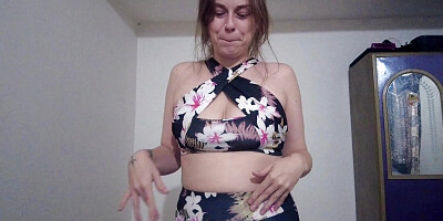 Stepsister sucked stepbrother',s dick after the gym