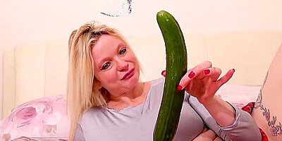 Curvy Milf Pleasure With Toys
