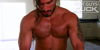 Leo Woodman Gets A Naughty Massage From Busty Jasmine Wilde!