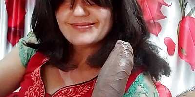 MILF with thin hands wants stepsons black dick for extra fun
