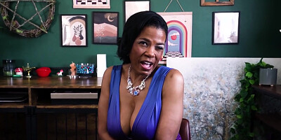 Black Gilf Lets Young Guy Savor Her Sweet Pussy - Raven Swallowz