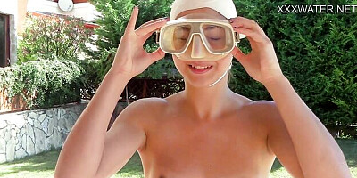 Attractive Lidia at step-sister trailer