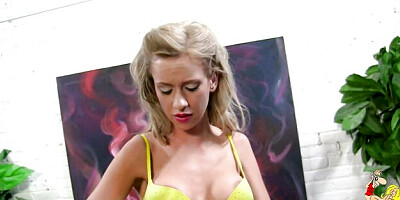 Watch vivid Kaylee Hilton's clip