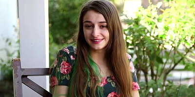 Willow Hayes College Coed Cutie