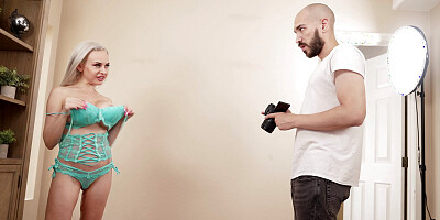 Model fucks her photographer after dream photoshoot