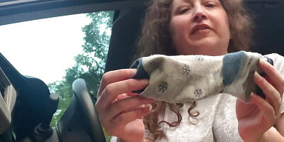 Smell my sweaty socks and dirty feet