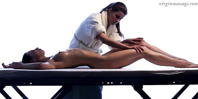 Vika's petite girls clip