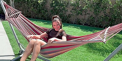 Ella Reese Rides Her New Roommates Cock In Her Bedroom