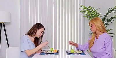 Stress Reliever - Scarlett Sommers, Justine Jakobs And Rion King