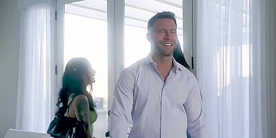 Bella Rolland, Avery Black And Seth Gamble In Celeb Guide Lures Babes In House To Fuck