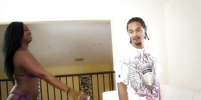 Aryana Starr an experienced ebony woman with brown hair gets