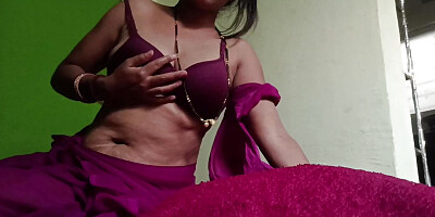 Hot bhabhi night in bedroom m romantic mood