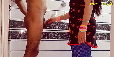 Hot XXX bhabhi bathroom sex video.