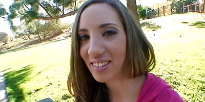 Kelly Divine loves cum on her lips
