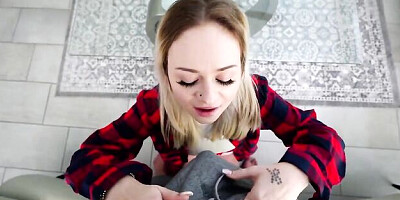 POV quick sex in the missionary pose with a hot girlfriend Rylee Blake