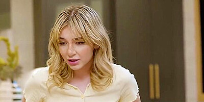 Dollish Serene Siren And Chloe Surreal At Rough Scissoring Smut