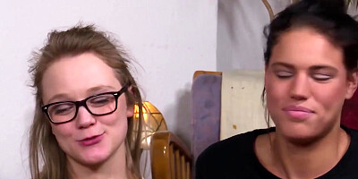 22-jahrige Deutsche Macht Was Heibes Mit Freundin Zusammen