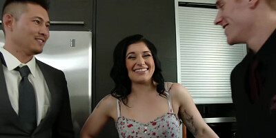 Bootyful Chick Boned Roughly - Kagney Linn Karter And Linn Karter