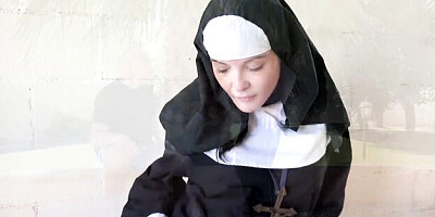 Nun fucked video with splendid Dolly Diore from Oldje