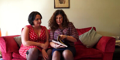 Sarah Jane Hamilton And Sara Silk - Curvy Housewives Fooling Around On The Couch