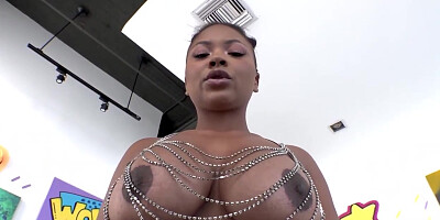 Avery Jane - Curvy Cutie Is Here To Get Her Ass A Workout