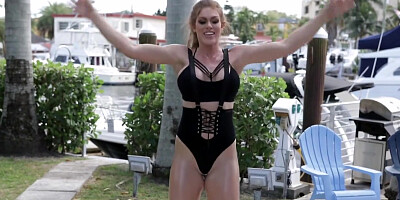 Bigtit Bombshell Stretches On & Around Dick During Workout With Ivy Secret