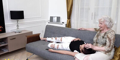 Bird's 80 old granny smut by Mature NL