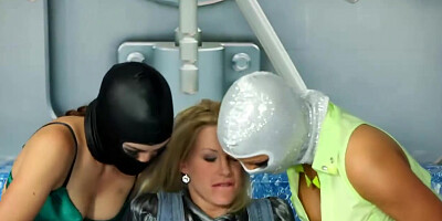 Sabina Taylor, Jenna Lovely And Tiffany Doll - Fist And Buzz The New Freak