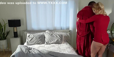 Gives A Ball Licking Deepthroat Blowjob And Hardcore Anal Sex With Her Roommate Charles - Courtney Dillon And Cherry Kiss