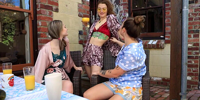 Rise And Shine With Juno - Pixie Faye And Eva May