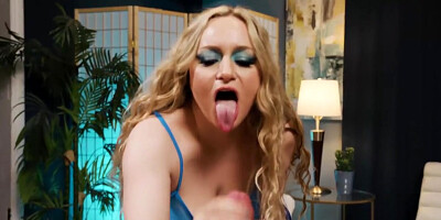 Futa asian cant hide her futanari cock for the futa masseuse