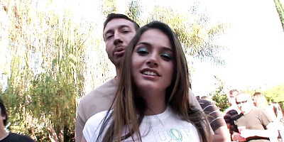 Lustful Jordan and Tori's outdoor blowjob scene