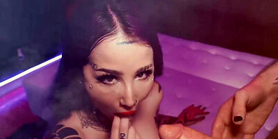 Gothic Babe Cassidy Luxe Stretches Pussy For Hardcore Sex